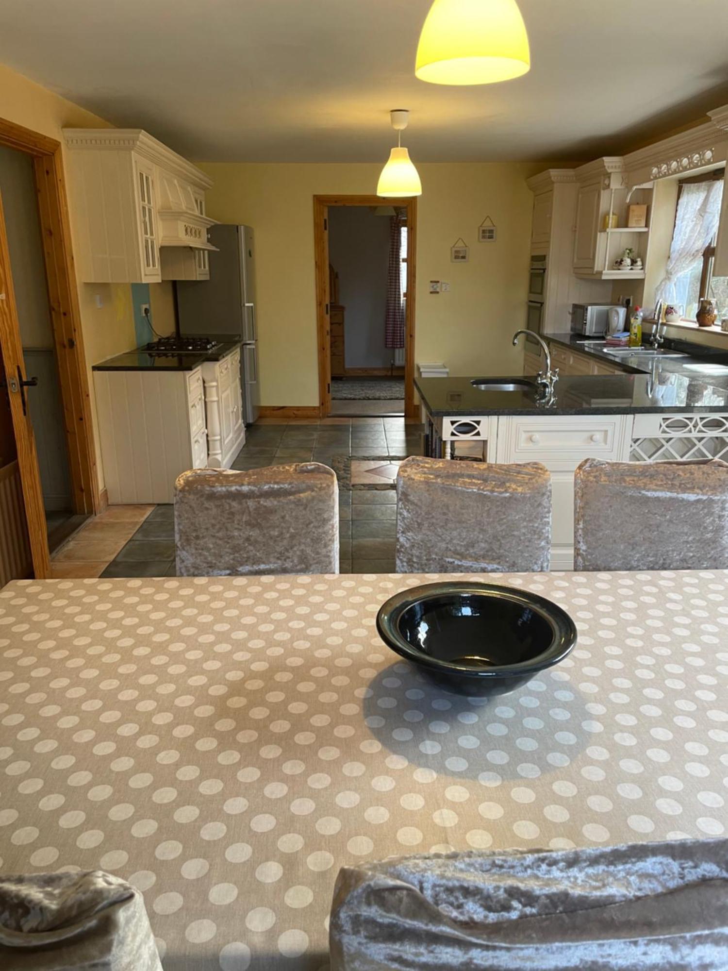 Letterfrack Farm Cottage In Village On A Farm Beside Connemara National Park Exteriér fotografie